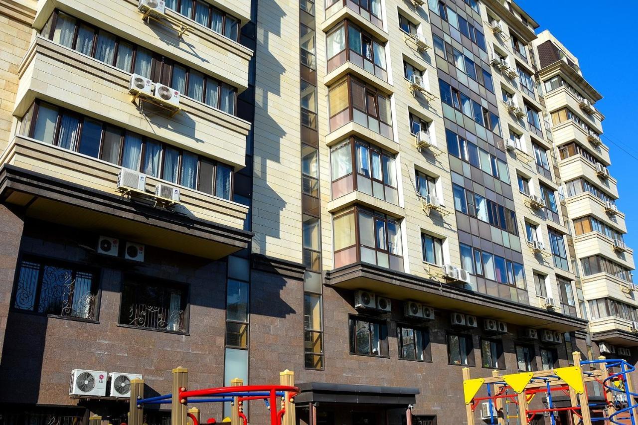 Уютная 2-Комнатная Квартира В Центре Г. Алматы מראה חיצוני תמונה